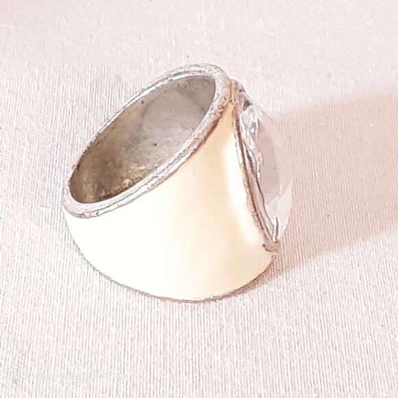 Jumbo Ring Solitary Clear Stone Bezel Set On White Painted Enamel - Picture 4 of 7